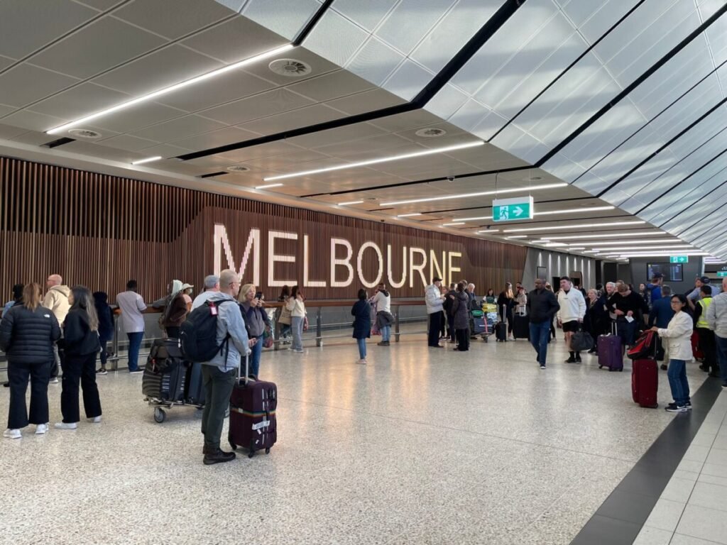 easiest way Melbourne airport transfers